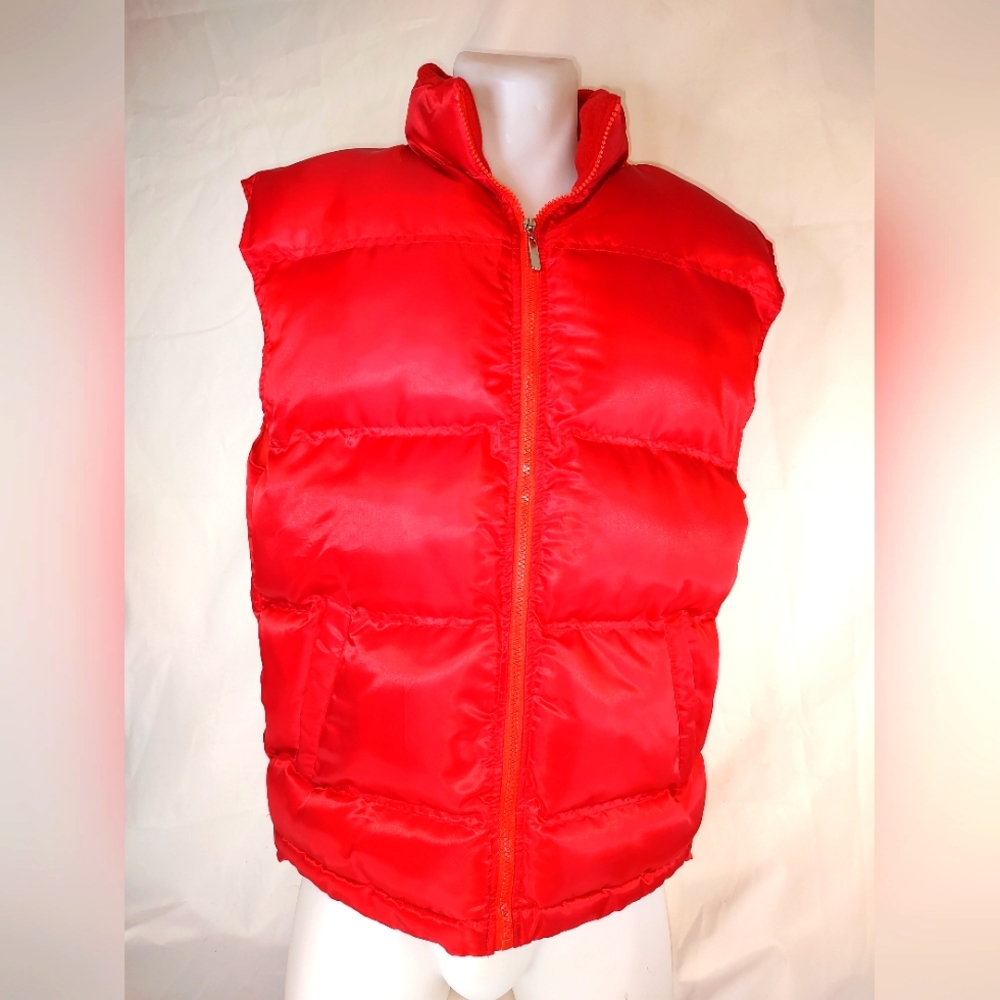 G&B MEN'S LG RED PUFFER VEST